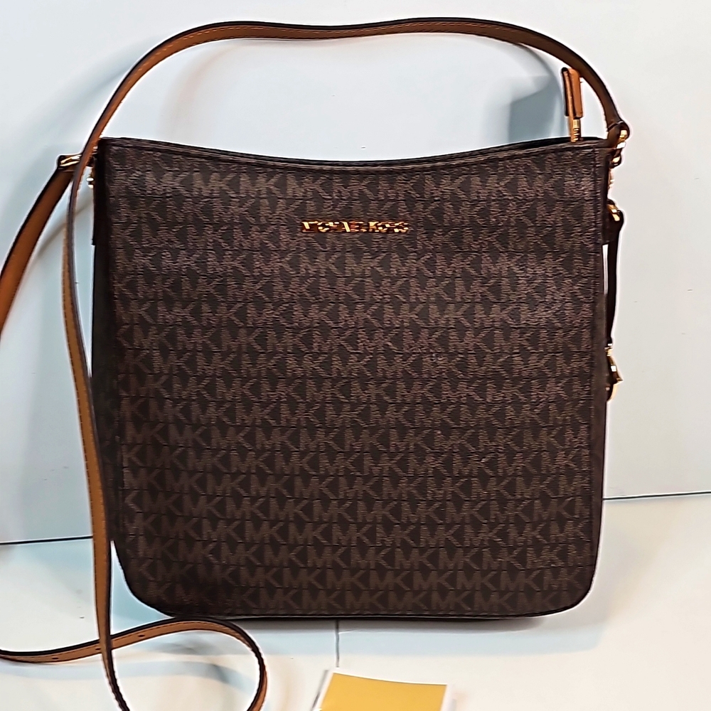 Michael Kors Handbag/ Like New Condition